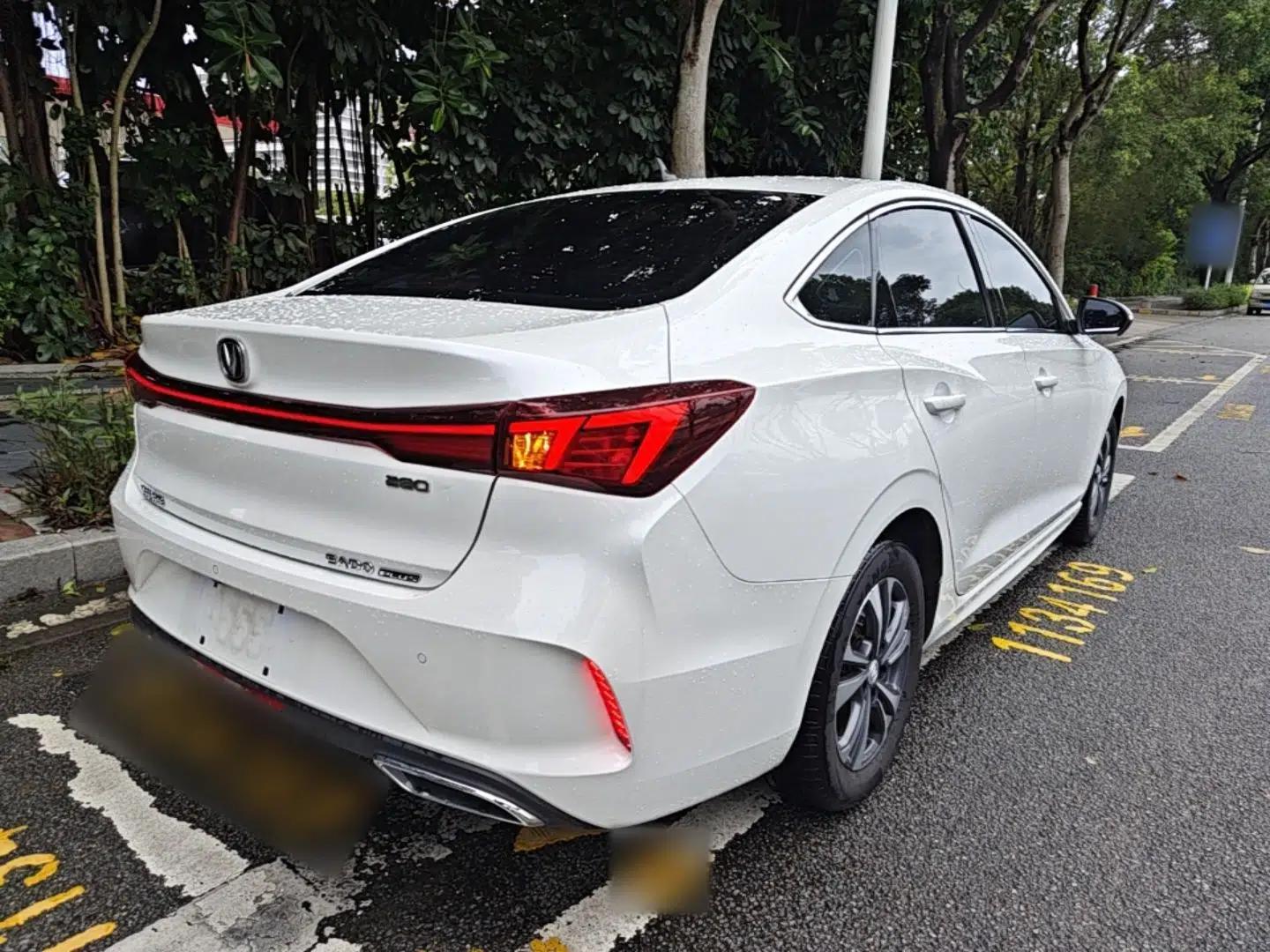CHANGAN Eado 2023 Changan Edition PLUS Blue Whale NE 1.4T GDI DCT Prestige Version — миниатюра 6