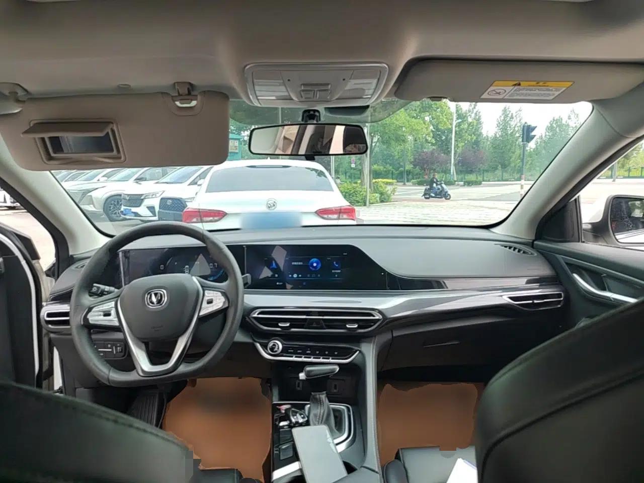 CHANGAN Eado 2020 PLUS 1.6L GDI Automatic Luxury Model — миниатюра 13