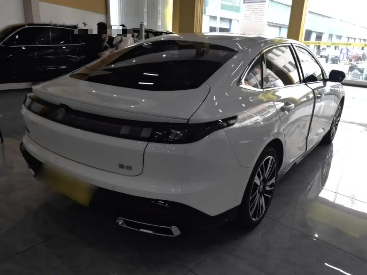 CHANGAN Eado 2026 Model, Fourth Generation, 1.5T 500Bar Smart Enjoyment Edition — миниатюра 4