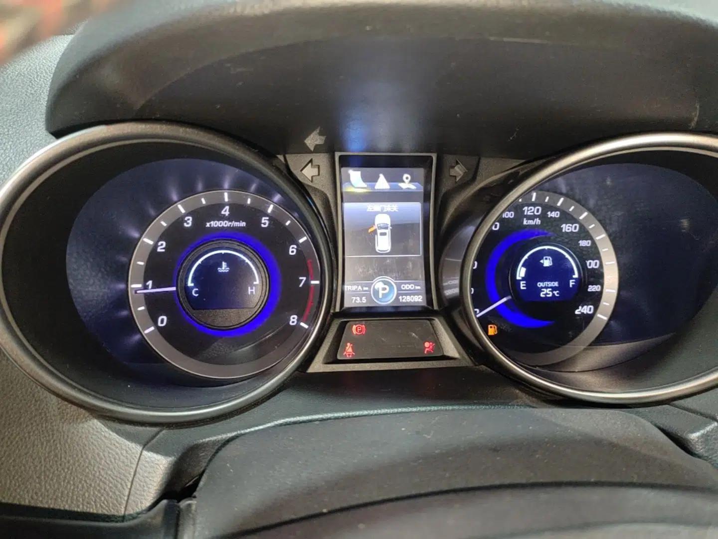 CHANGAN CS75 2014 1.8T Automatic Elite Model China IV Standard — миниатюра 15