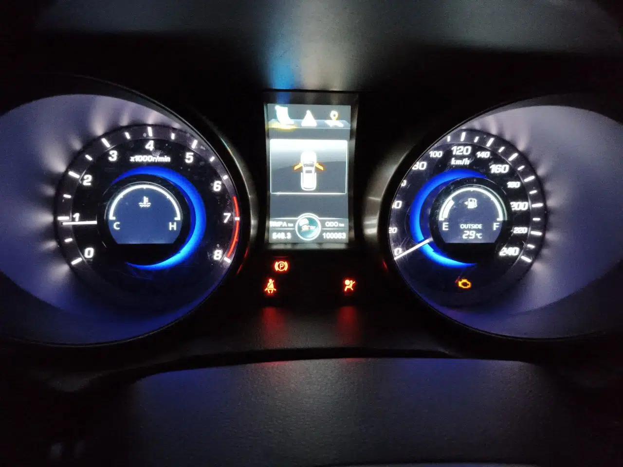 CHANGAN CS75 2016 2.0L Manual Luxury Version China V Standard — миниатюра 12