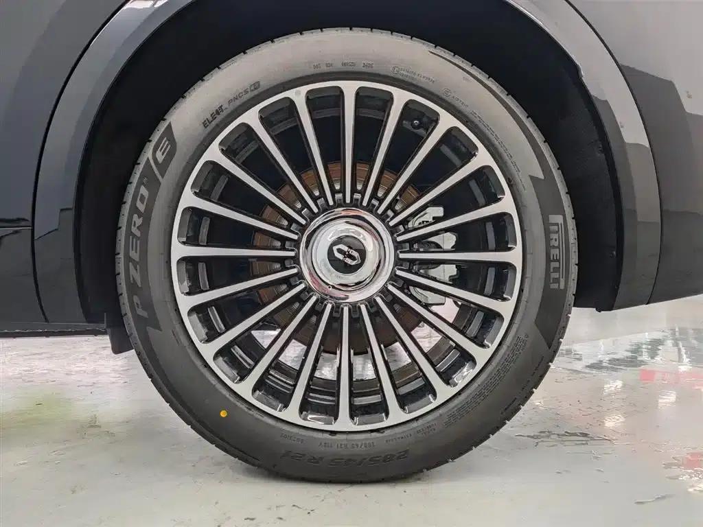 Wenjie M8 2025 Extended Range Max Edition (37kWh, 6-seater, 192-line LiDAR) — миниатюра 13