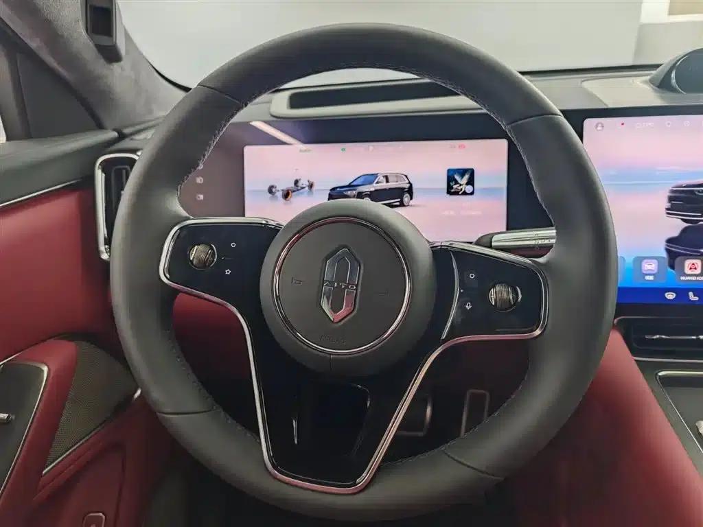 Wenjie M8 2025 Extended Range Max Edition (37kWh, 6-seater, 192-line LiDAR) — миниатюра 19