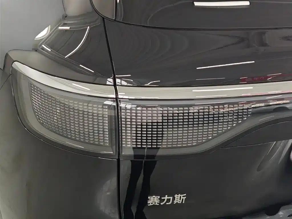 Wenjie M8 2025 Extended Range Max Edition (37kWh, 6-seater, 192-line LiDAR) — миниатюра 8
