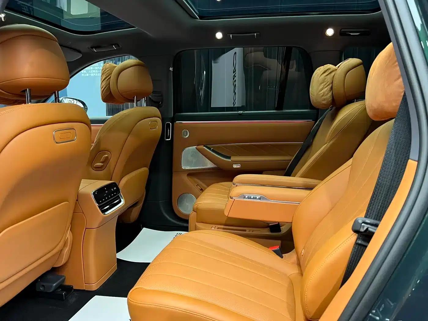 Wenjie M8 2025 Extended Range Max+ Version (53.4kWh, 6-seater, 192-line LiDAR) — миниатюра 9