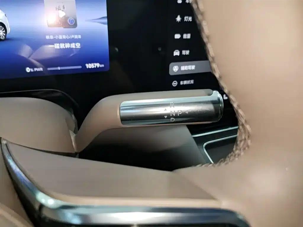 Wenjie M8 2025 Pure Electric Max+ 5-Seat Long Range Version (192-line LiDAR) — миниатюра 14
