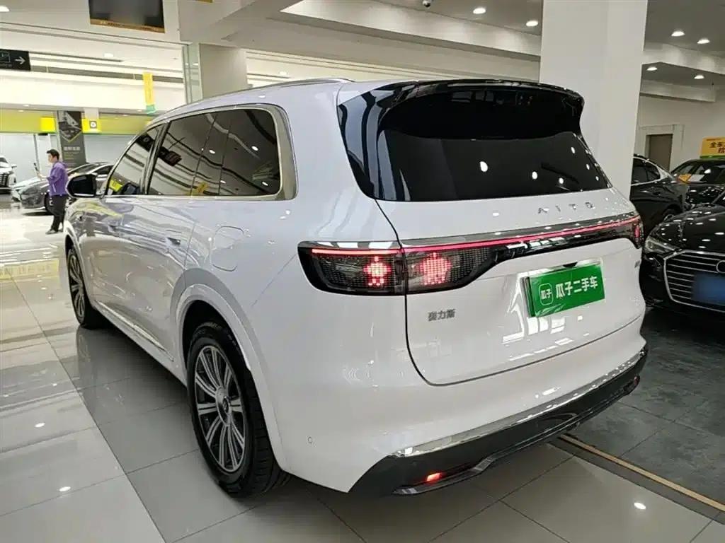 Wenjie M8 2025 Pure Electric Max+ 5-Seat Long Range Version (192-line LiDAR) — миниатюра 5