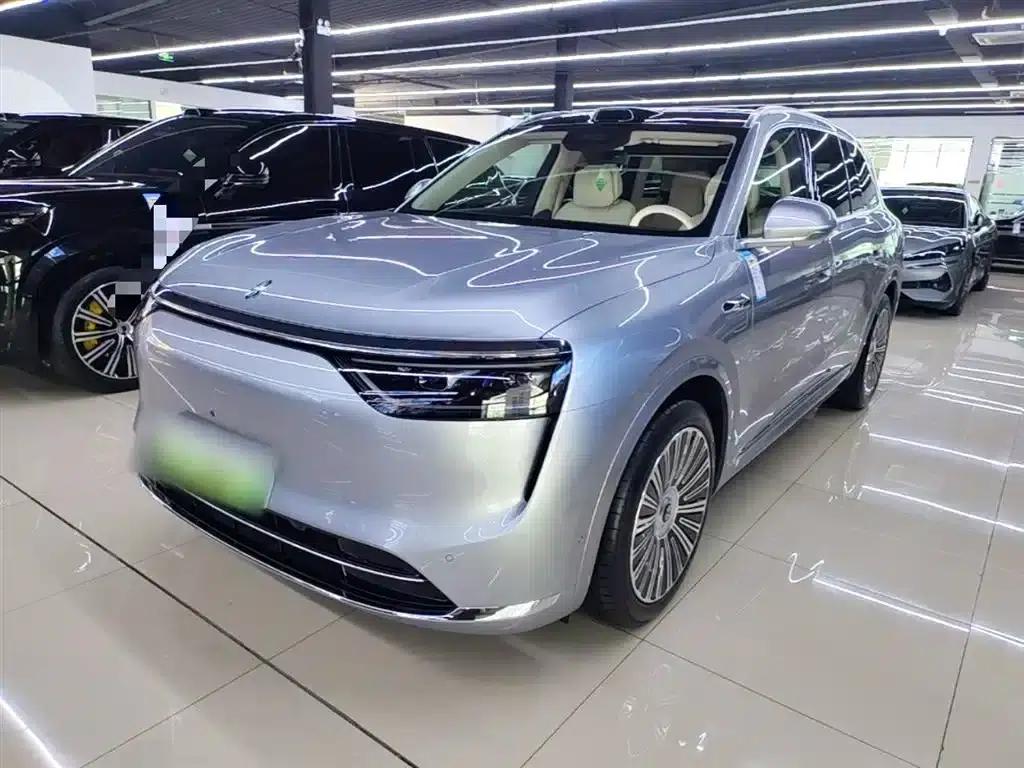 Wenjie M8 2025 Ultra Extended Range Edition (53.4kWh, 5-seater, 192-line LiDAR) — миниатюра 1