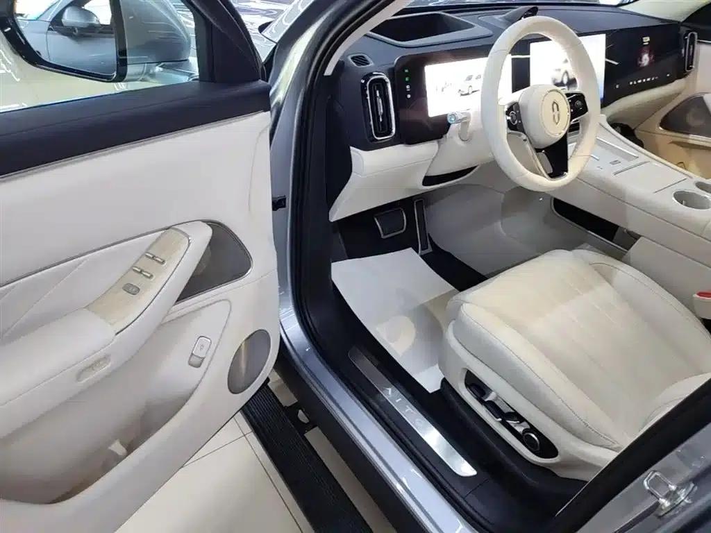 Wenjie M8 2025 Ultra Extended Range Edition (53.4kWh, 5-seater, 192-line LiDAR) — миниатюра 16