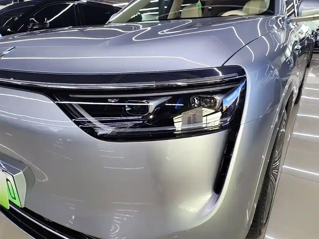 Wenjie M8 2025 Ultra Extended Range Edition (53.4kWh, 5-seater, 192-line LiDAR) — миниатюра 24