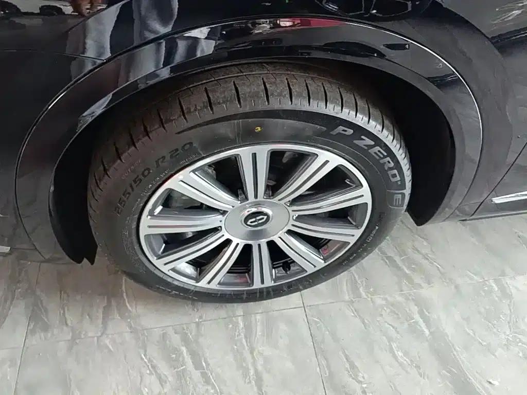 Wenjie M8 2025 Extended Range Max+ Version (53.4kWh, 6-seater, 192-line LiDAR) — миниатюра 23