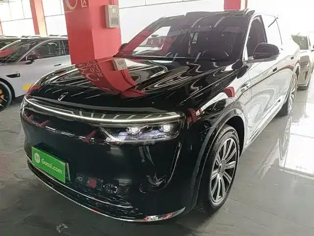 Wenjie M8 2025 Extended Range Max+ Version (53.4kWh, 6-seater, 192-line LiDAR)