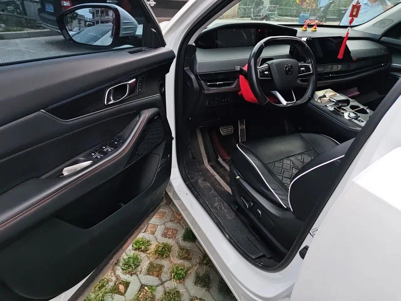 CHANGAN UNI-K 2021 2.0T Prestige Edition — миниатюра 17