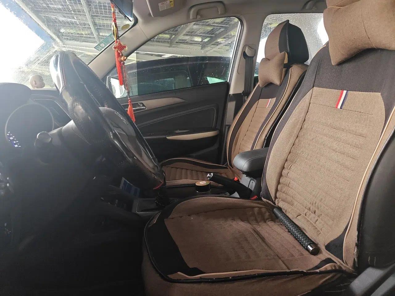 CHANGAN CS35 2017 1.6L Manual Luxury Model — миниатюра 16