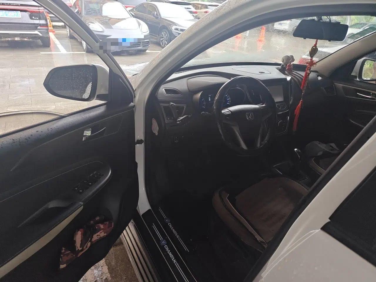 CHANGAN CS35 2017 1.6L Manual Luxury Model — миниатюра 17