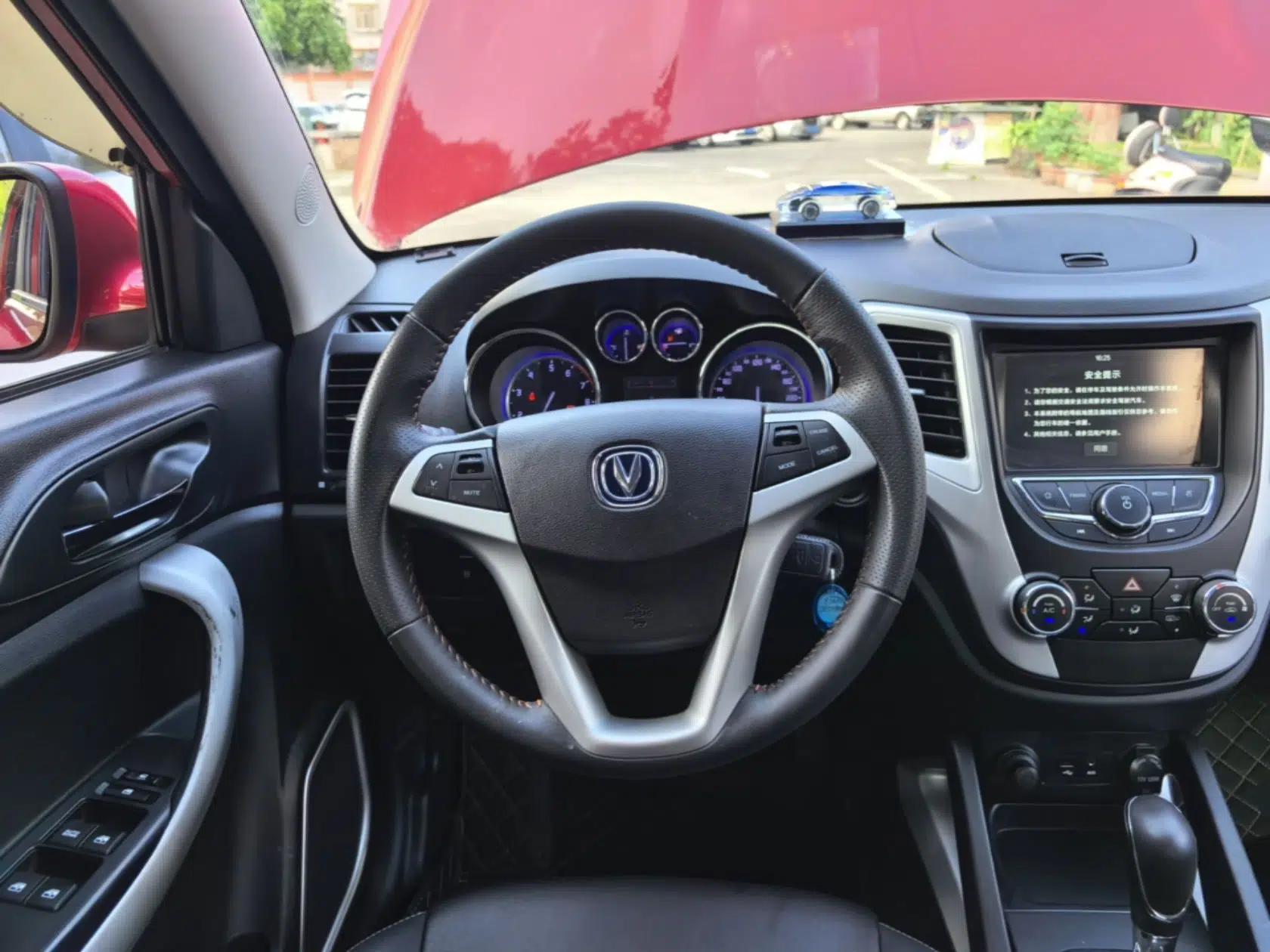 CHANGAN CS35 2016 1.6L Automatic Luxury Model China IV Standard — миниатюра 14