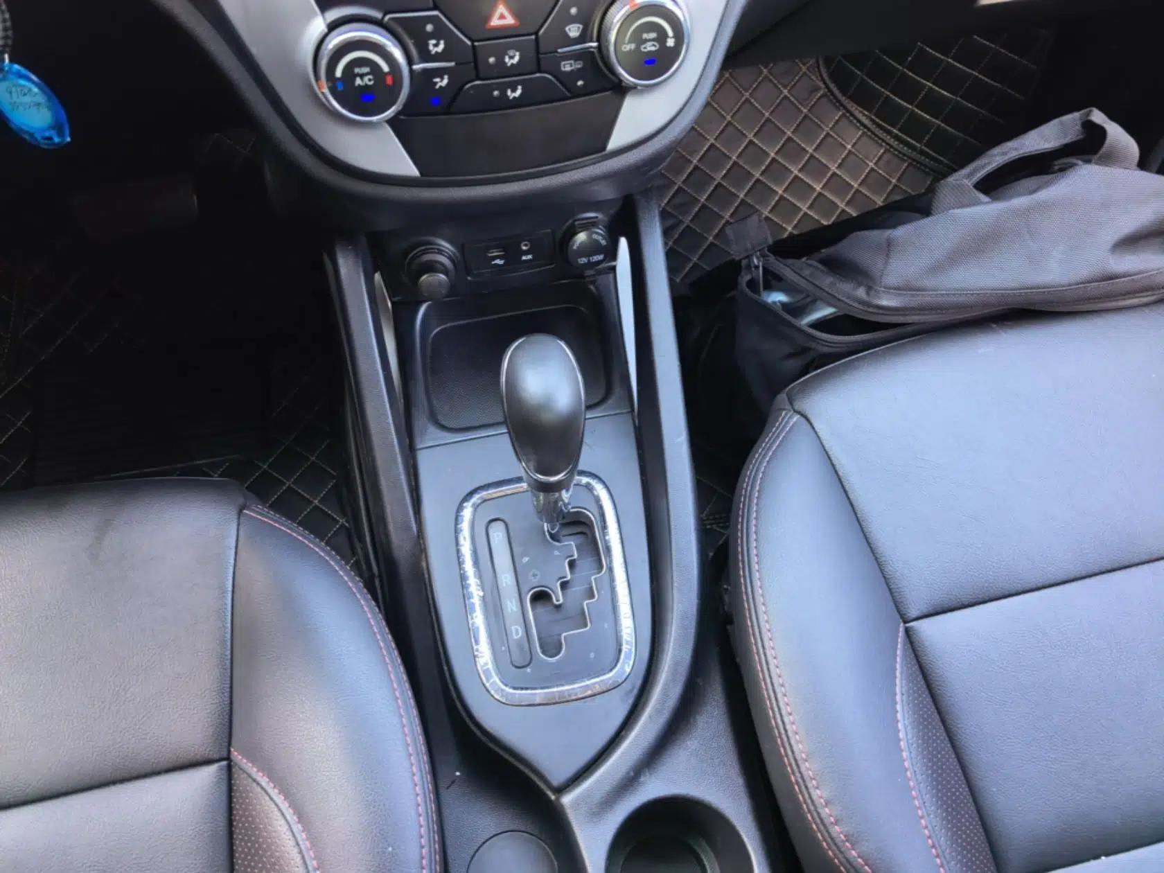 CHANGAN CS35 2016 1.6L Automatic Luxury Model China IV Standard — миниатюра 17