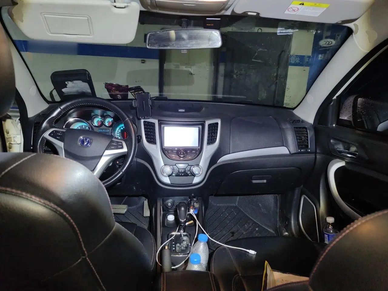 CHANGAN CS35 2015 1.6L Automatic Luxury Model China IV Standard — миниатюра 10