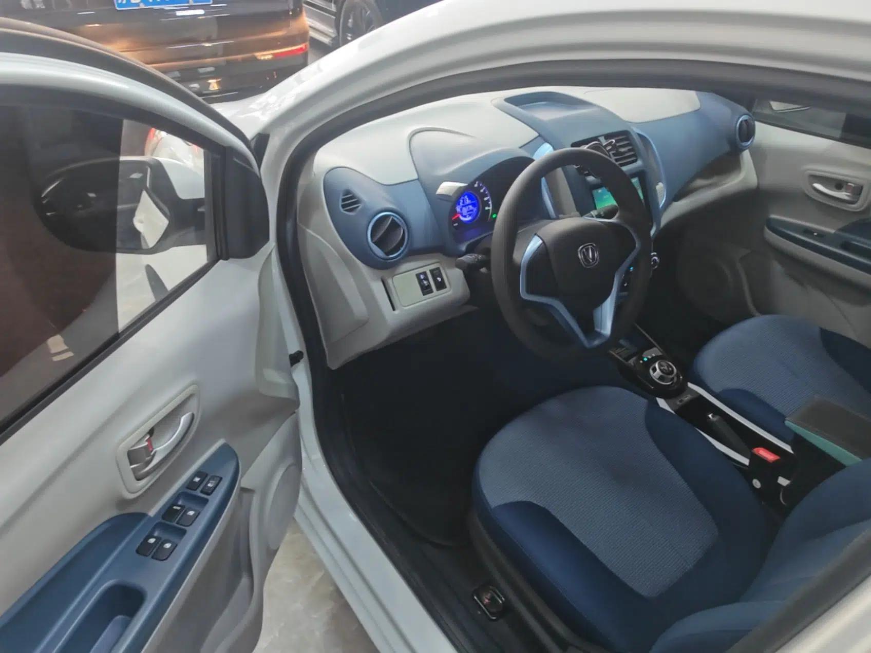 CHANGAN Benni E-Star 2021 National Edition Colorful Version Lithium Iron Phosphate (31.86 kWh) — миниатюра 19