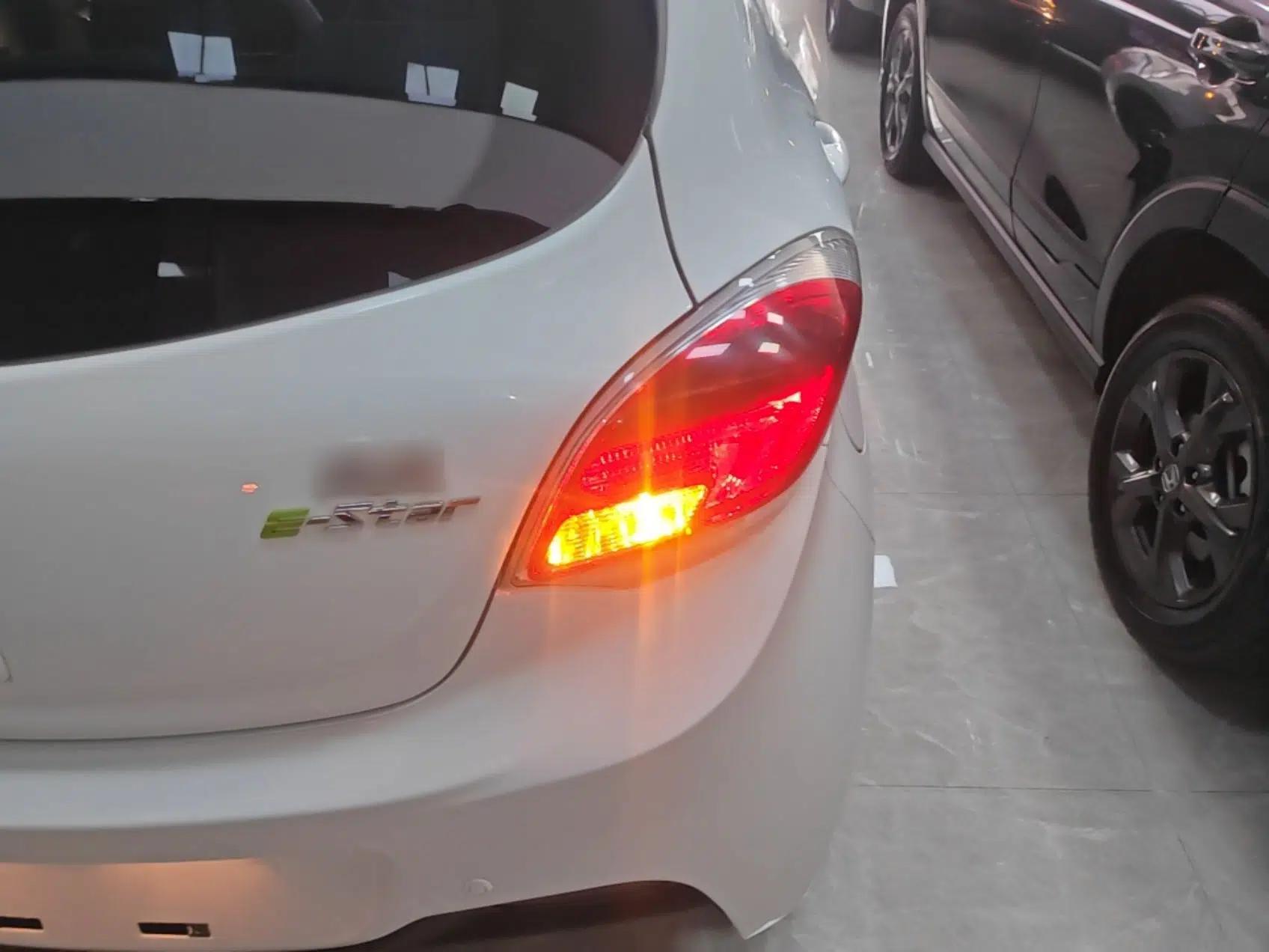 CHANGAN Benni E-Star 2021 National Edition Colorful Version Lithium Iron Phosphate (31.86 kWh) — миниатюра 7