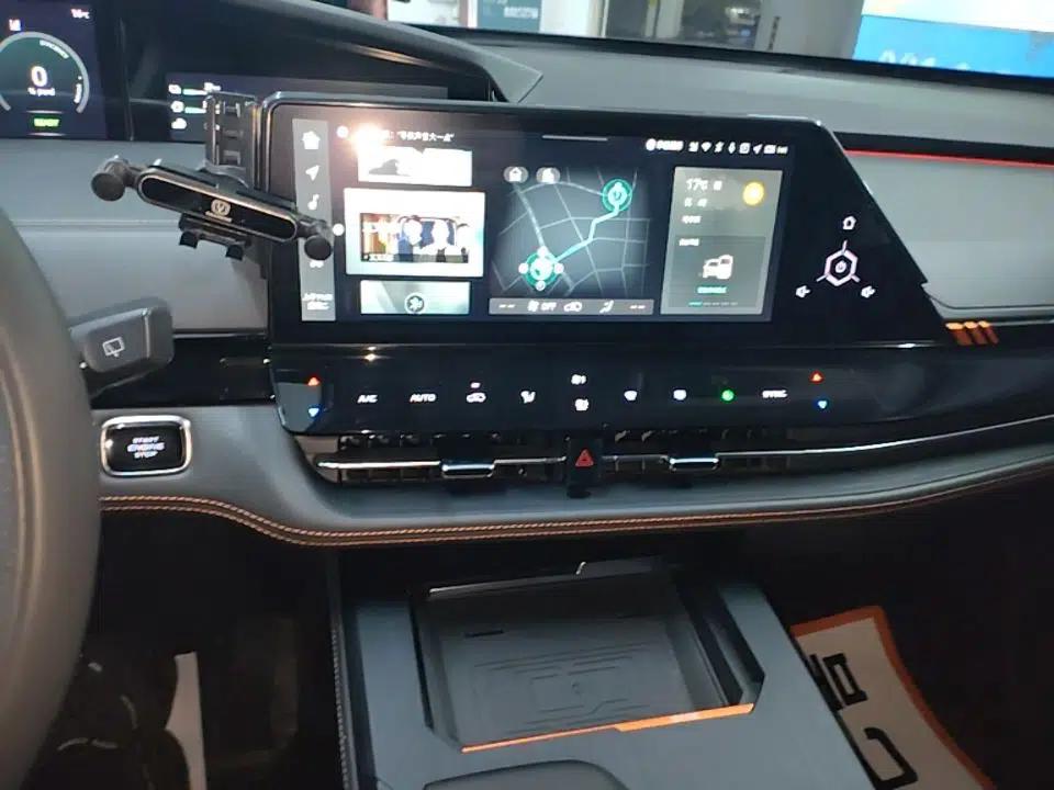 CHANGAN UNI-K iDD 2022 Blue Whale iDD 130km 1.5T Prestige Model — миниатюра 16