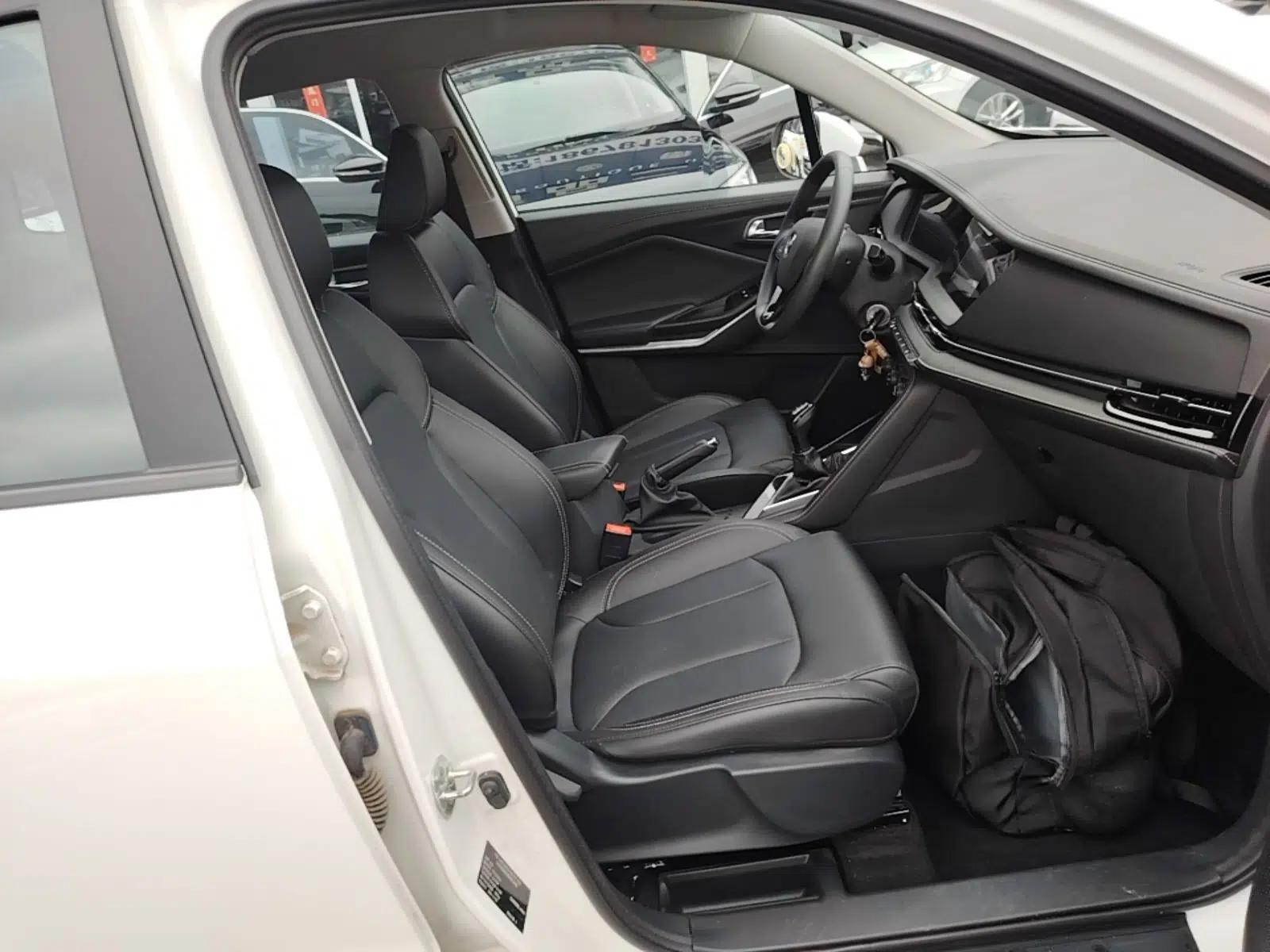 CHANGAN CS15 2021 1.5L Manual Entry-Level Trim — миниатюра 23