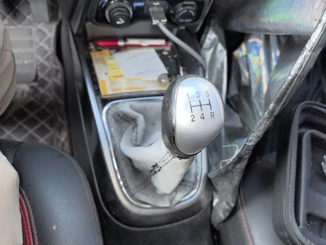 CHANGAN CS15 2016 1.5L Manual Luxury Edition — миниатюра 15
