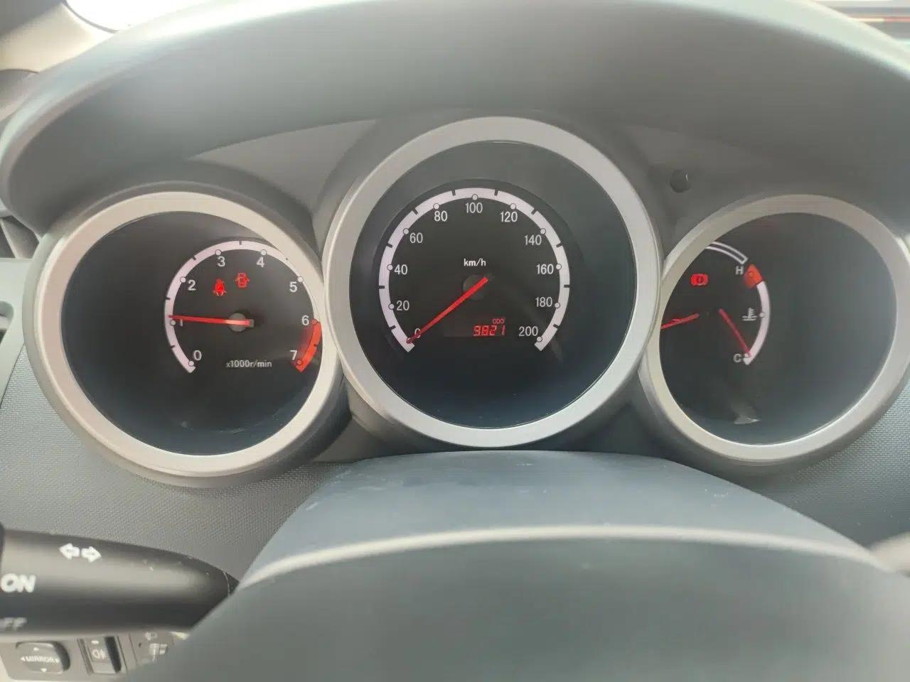 CHANGAN CX20 2011 1.3L Manual Sport Edition — миниатюра 12