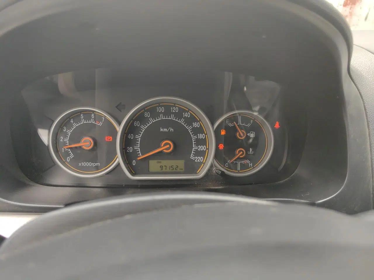 CHANGAN Alsvin 2012 Sedan 1.5L Manual Luxury Model — миниатюра 12