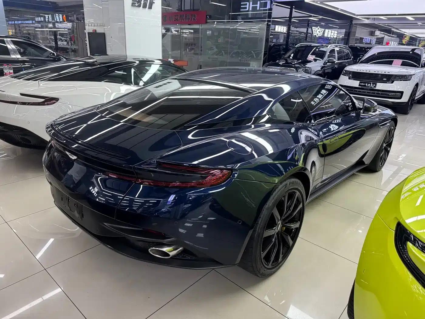 Aston Martin DB11 2019 4.0T V8 Coupe — миниатюра 3