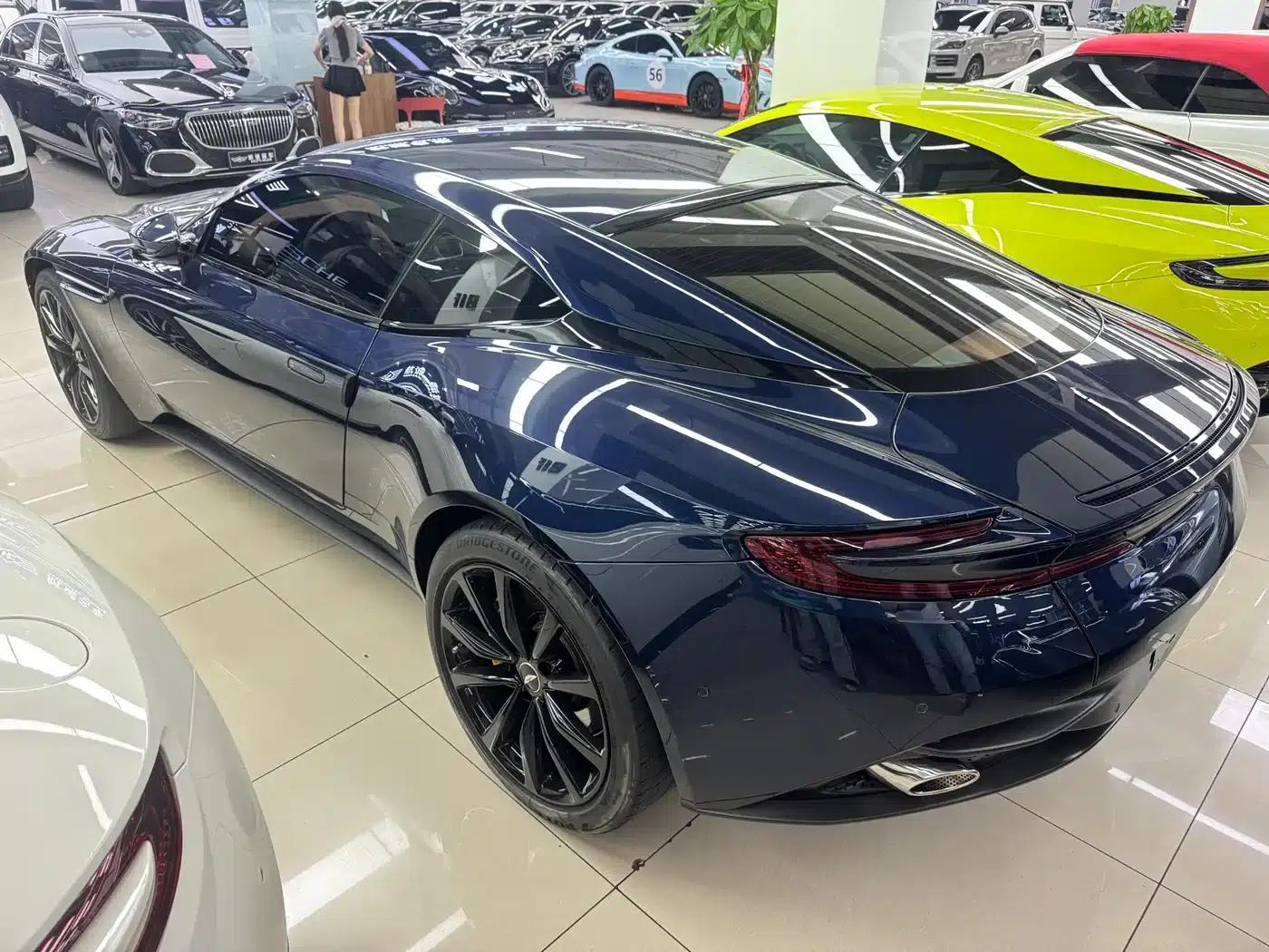 Aston Martin DB11 2019 4.0T V8 Coupe — миниатюра 4