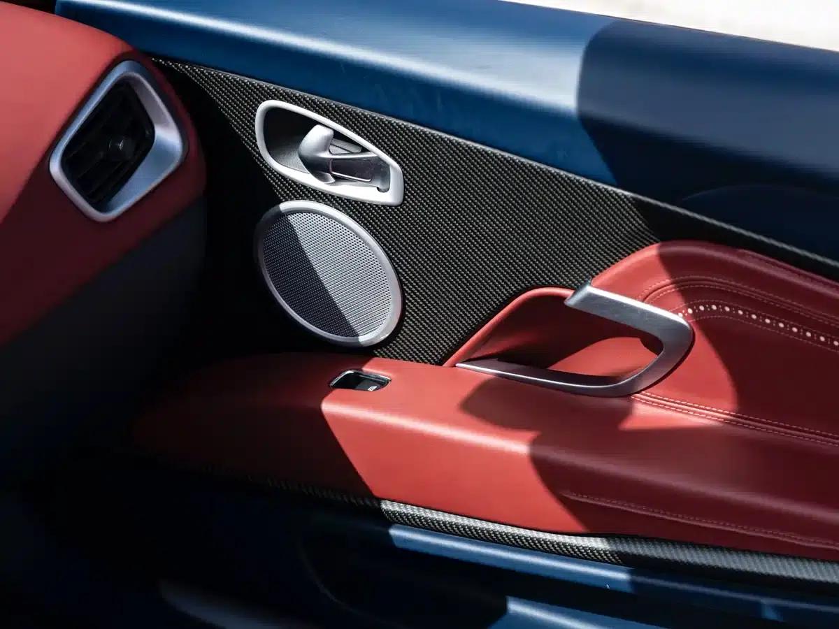 Aston Martin DB11 2019 4.0T V8 Volante — миниатюра 15