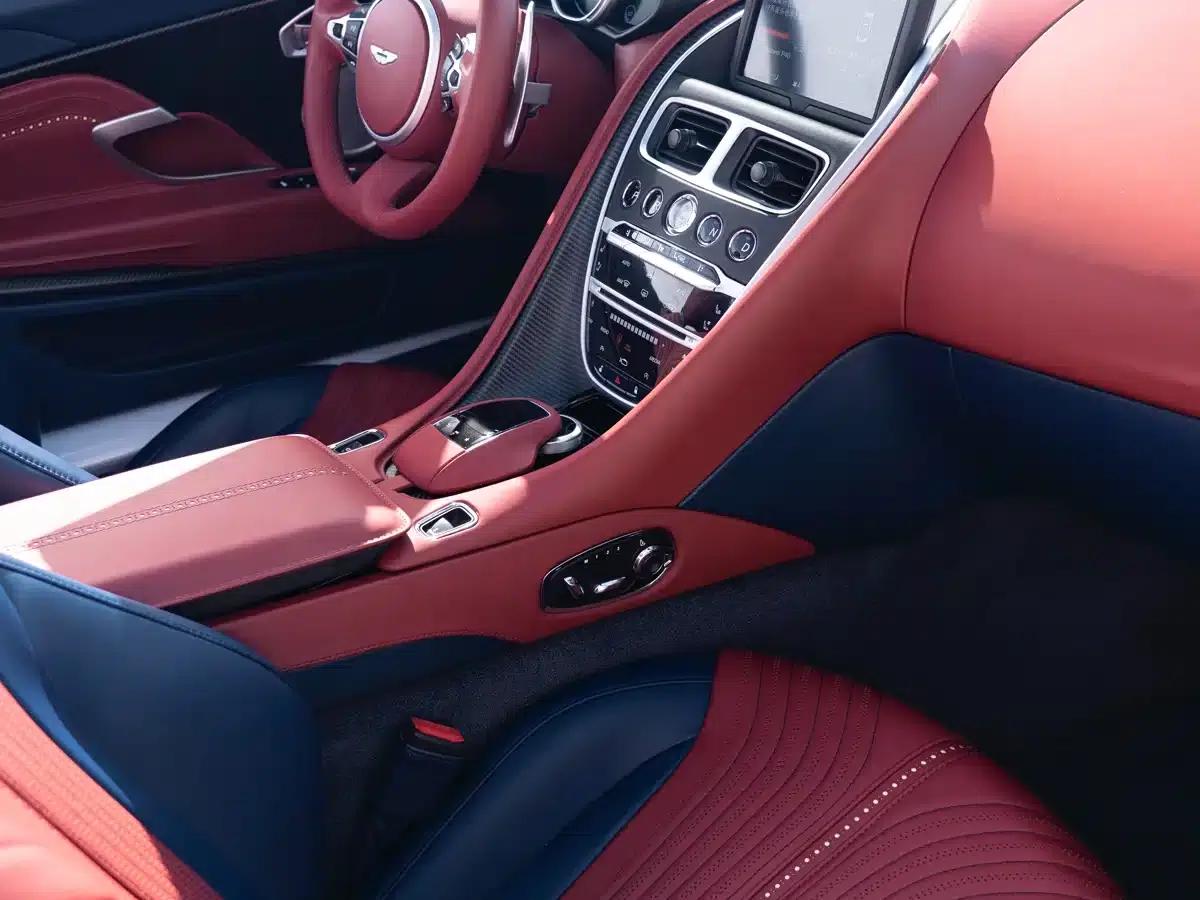Aston Martin DB11 2019 4.0T V8 Volante — миниатюра 21