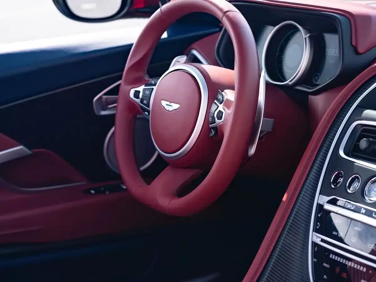 Aston Martin DB11 2019 4.0T V8 Volante — миниатюра 22