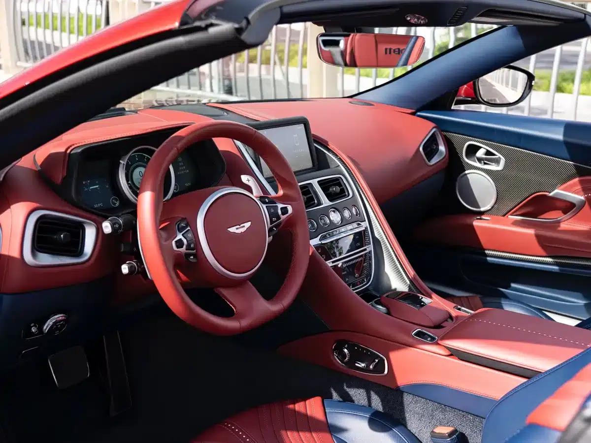 Aston Martin DB11 2019 4.0T V8 Volante — миниатюра 9