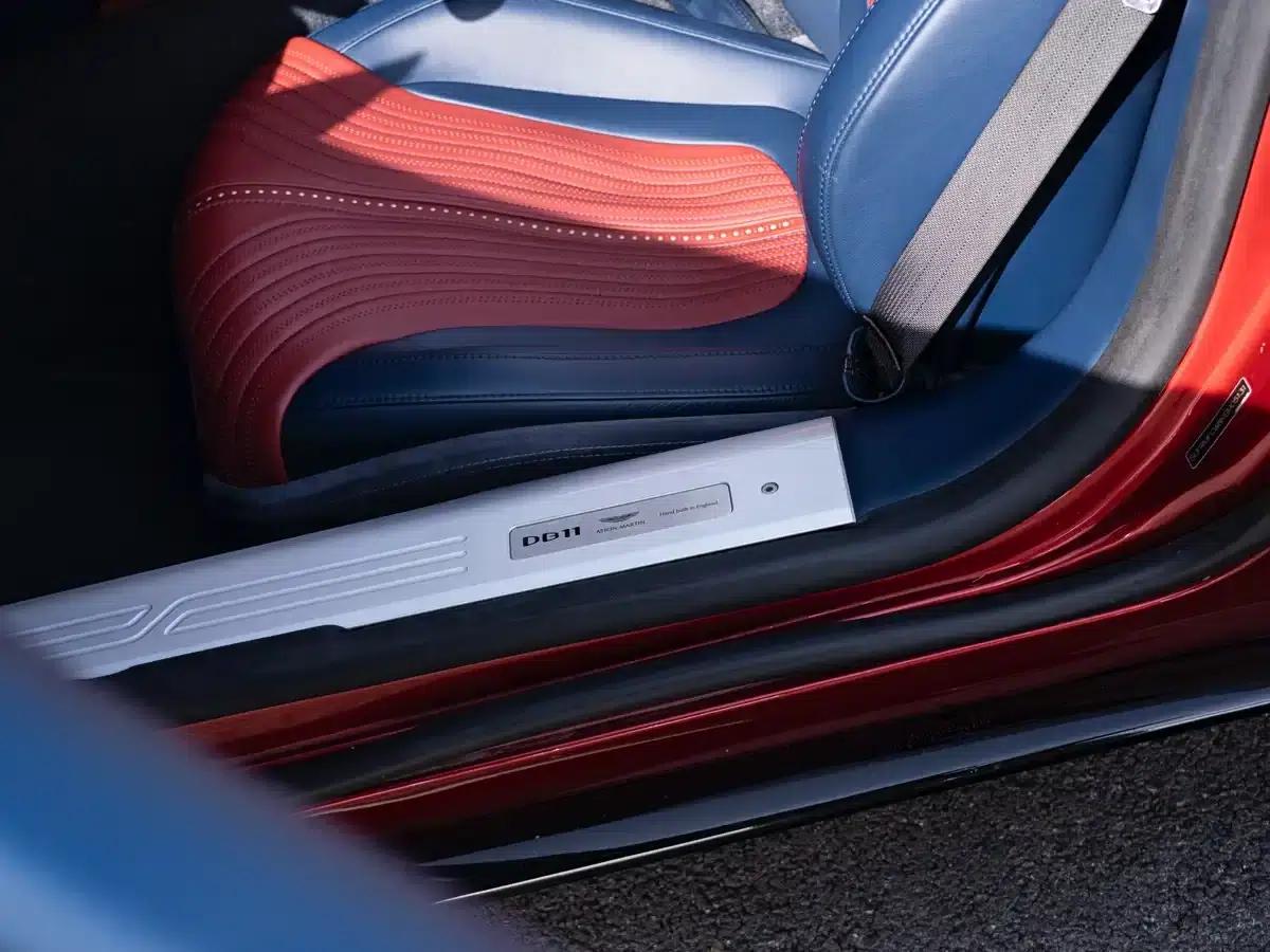 Aston Martin DB11 2019 4.0T V8 Volante — миниатюра 10