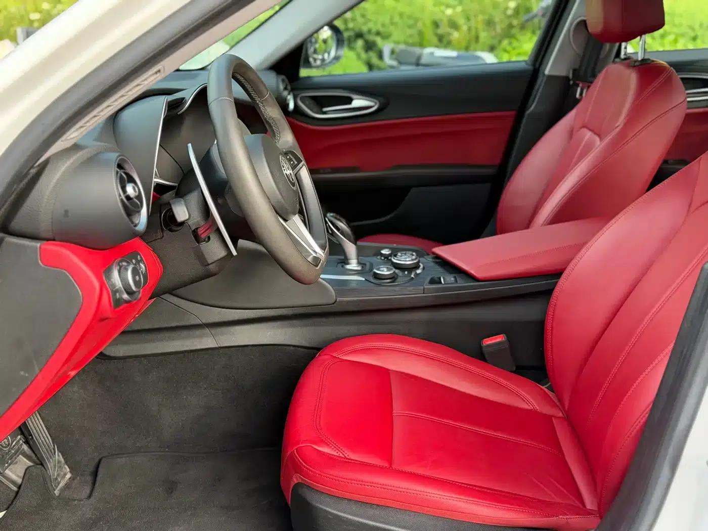 Giulia Juliet 2019 2.0T 280HP Black Package Limited Edition — миниатюра 8