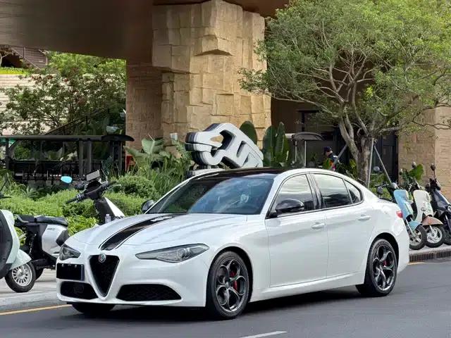 Giulia Juliet 2019 2.0T 280HP Black Package Limited Edition
