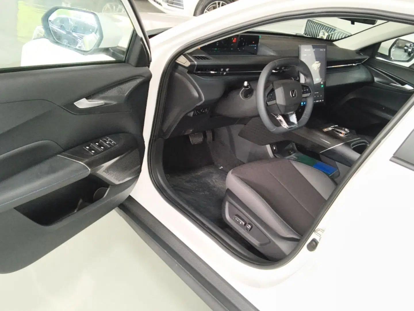 CHANGAN Eado PHEV 2025 Smart New Blue Whale 145KM High-Energy Edition — миниатюра 18