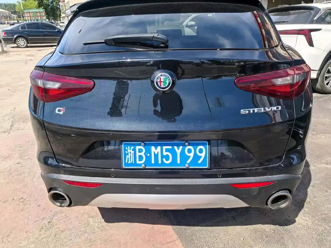 2017 Stelvio 2.0T 200HP Elite Edition — миниатюра 5