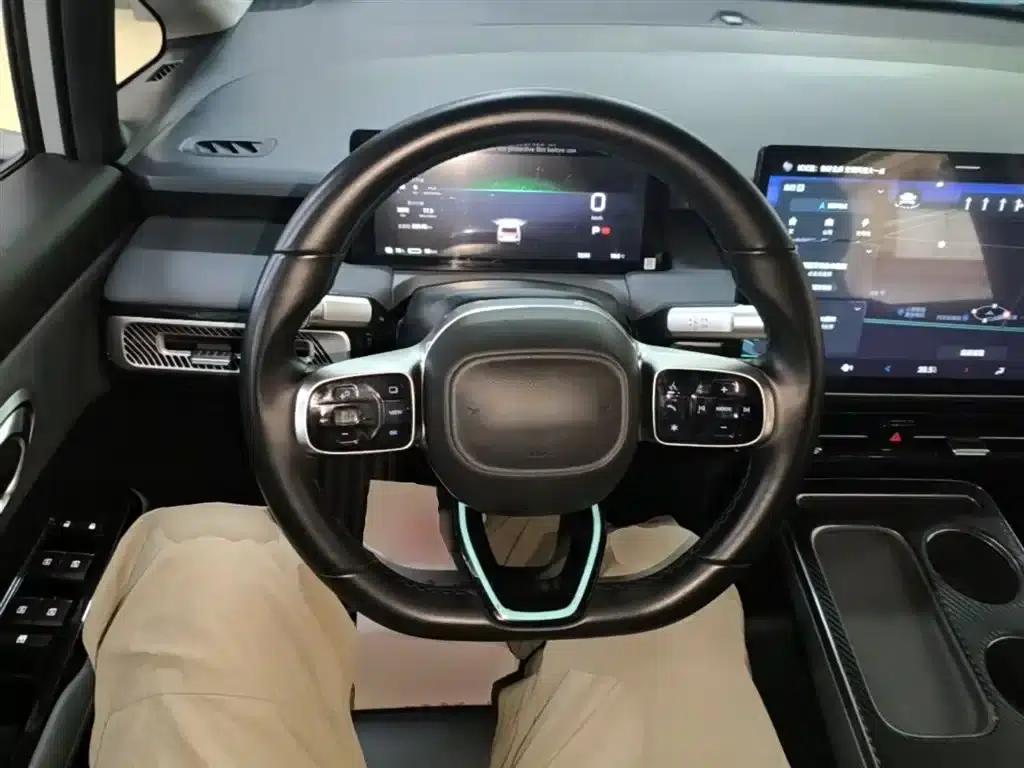 AION Y 2022 Plus 70 Smart Edition — миниатюра 11
