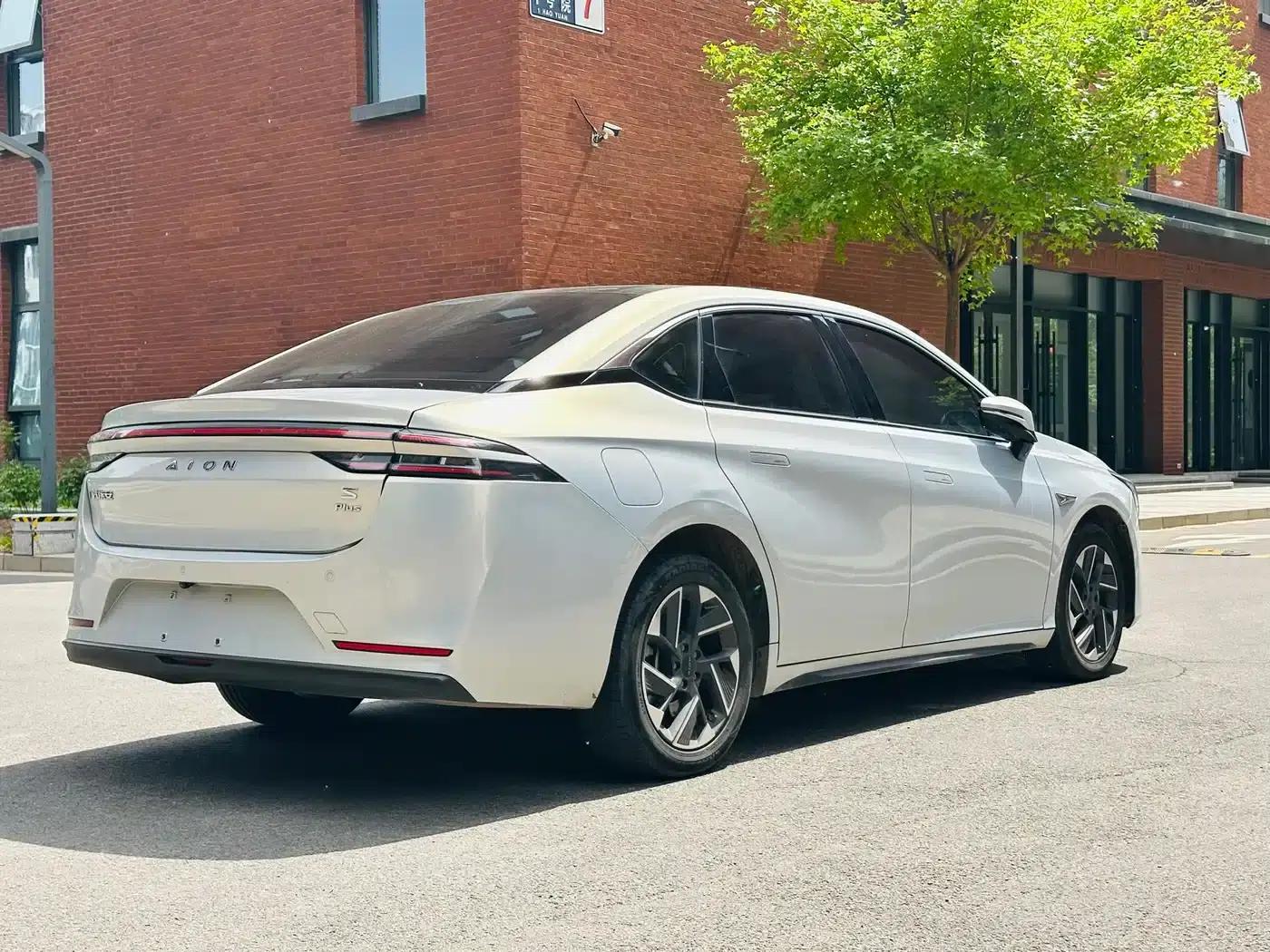 AION S Plus 2021 Model 80km Extended Range — миниатюра 7