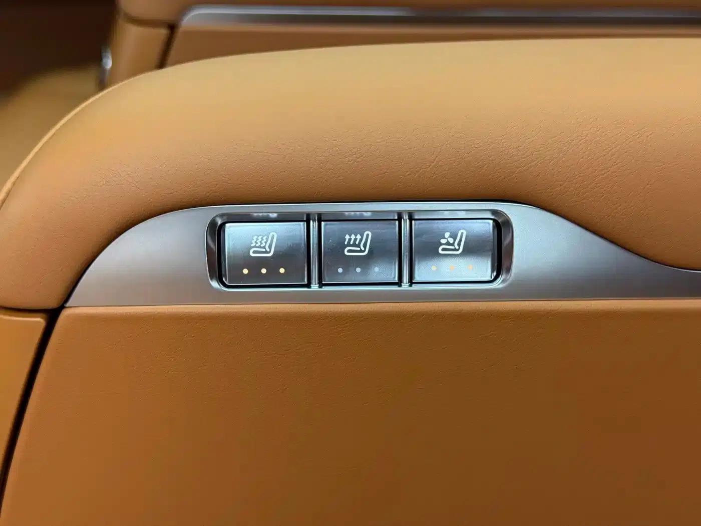 Wenjie M9 2024 Range Extended Max Edition 42kWh 6-Seater — миниатюра 11