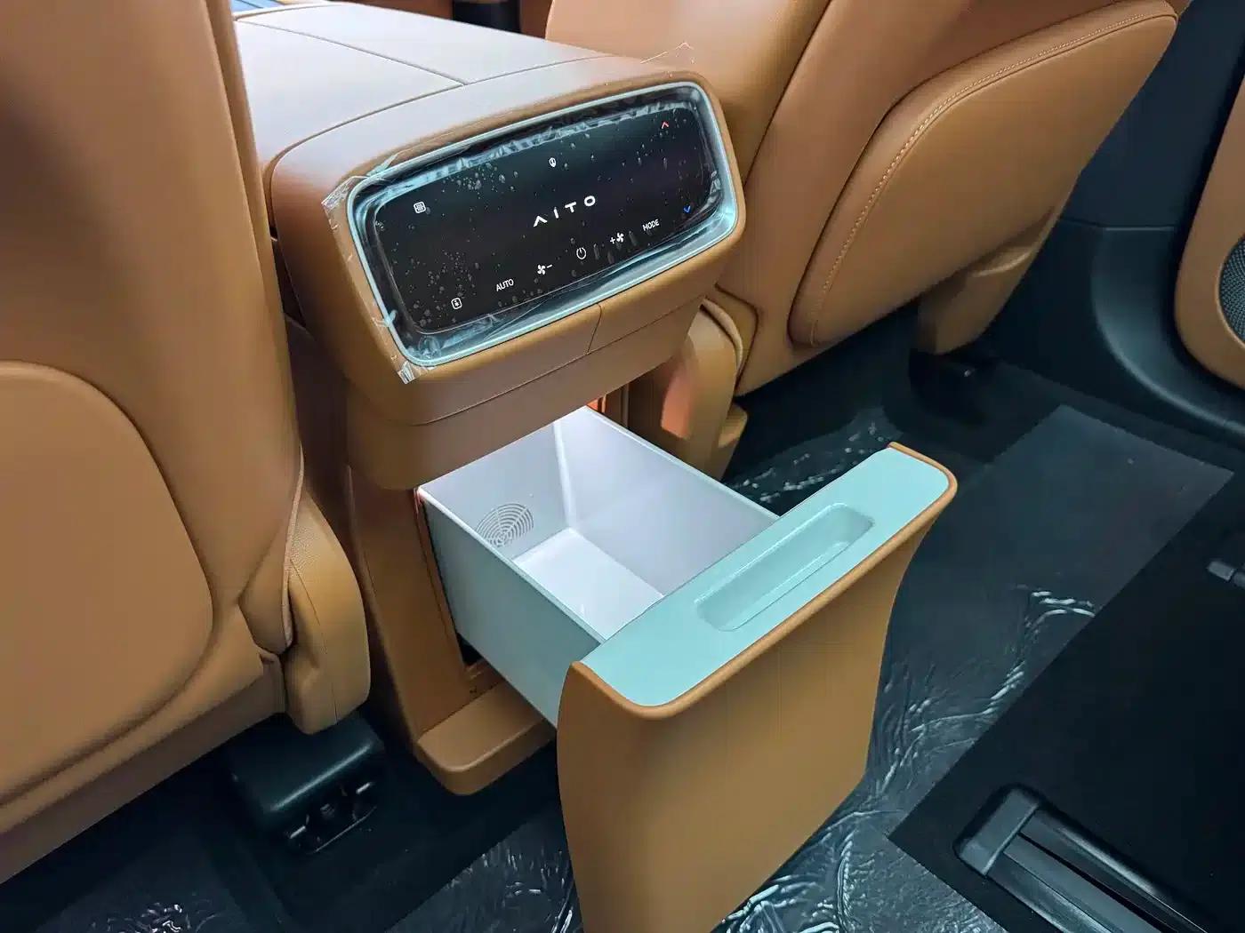 Wenjie M9 2024 Range Extended Max Edition 42kWh 6-Seater — миниатюра 12