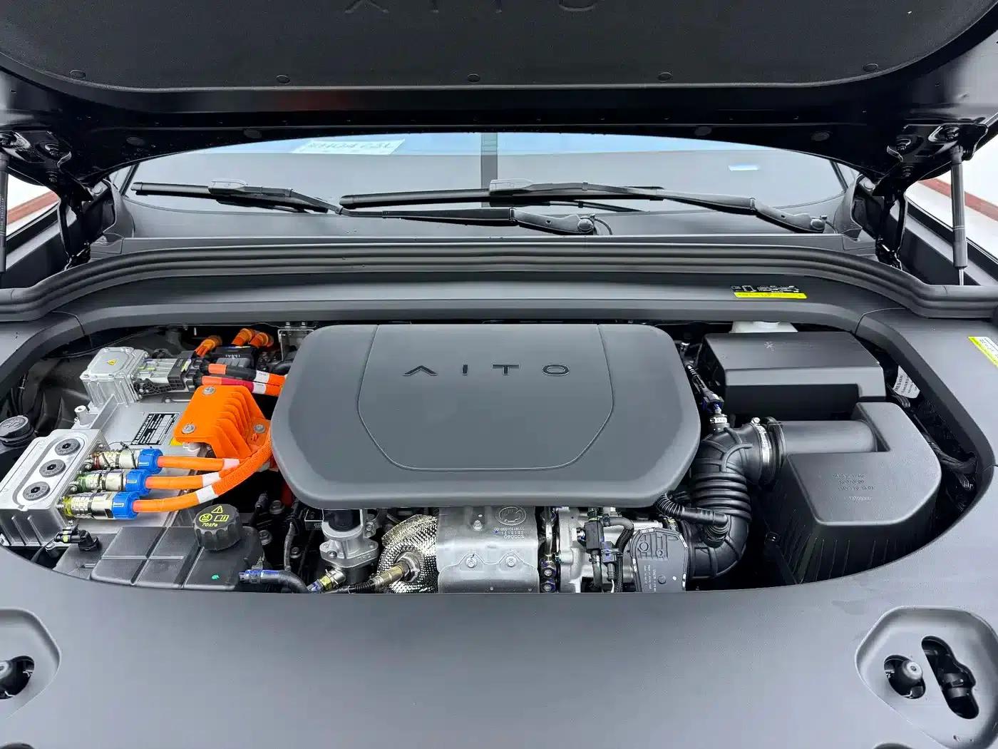 Wenjie M9 2024 Range Extended Max Edition 42kWh 6-Seater — миниатюра 24