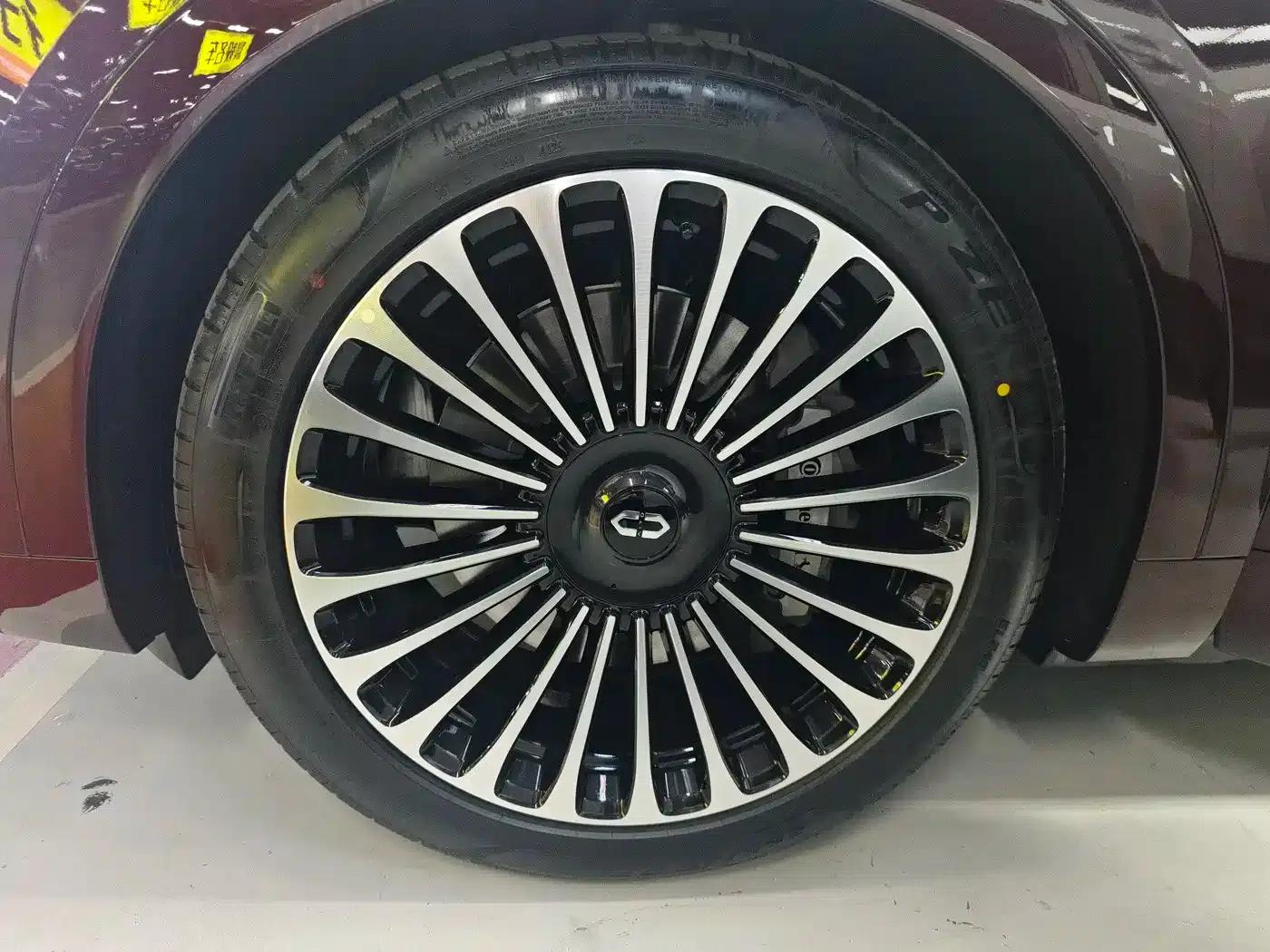 Wenjie M9 2025 Extended Range Max Edition (52kWh, 5-seater, 192-line LiDAR) — миниатюра 4