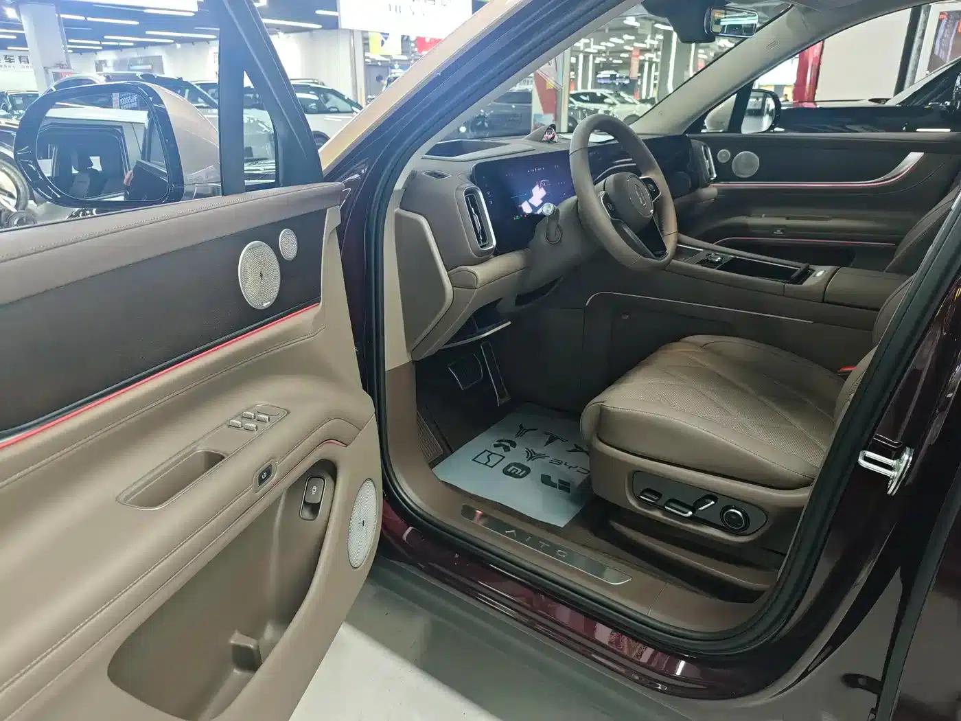 Wenjie M9 2025 Extended Range Max Edition (52kWh, 5-seater, 192-line LiDAR) — миниатюра 5