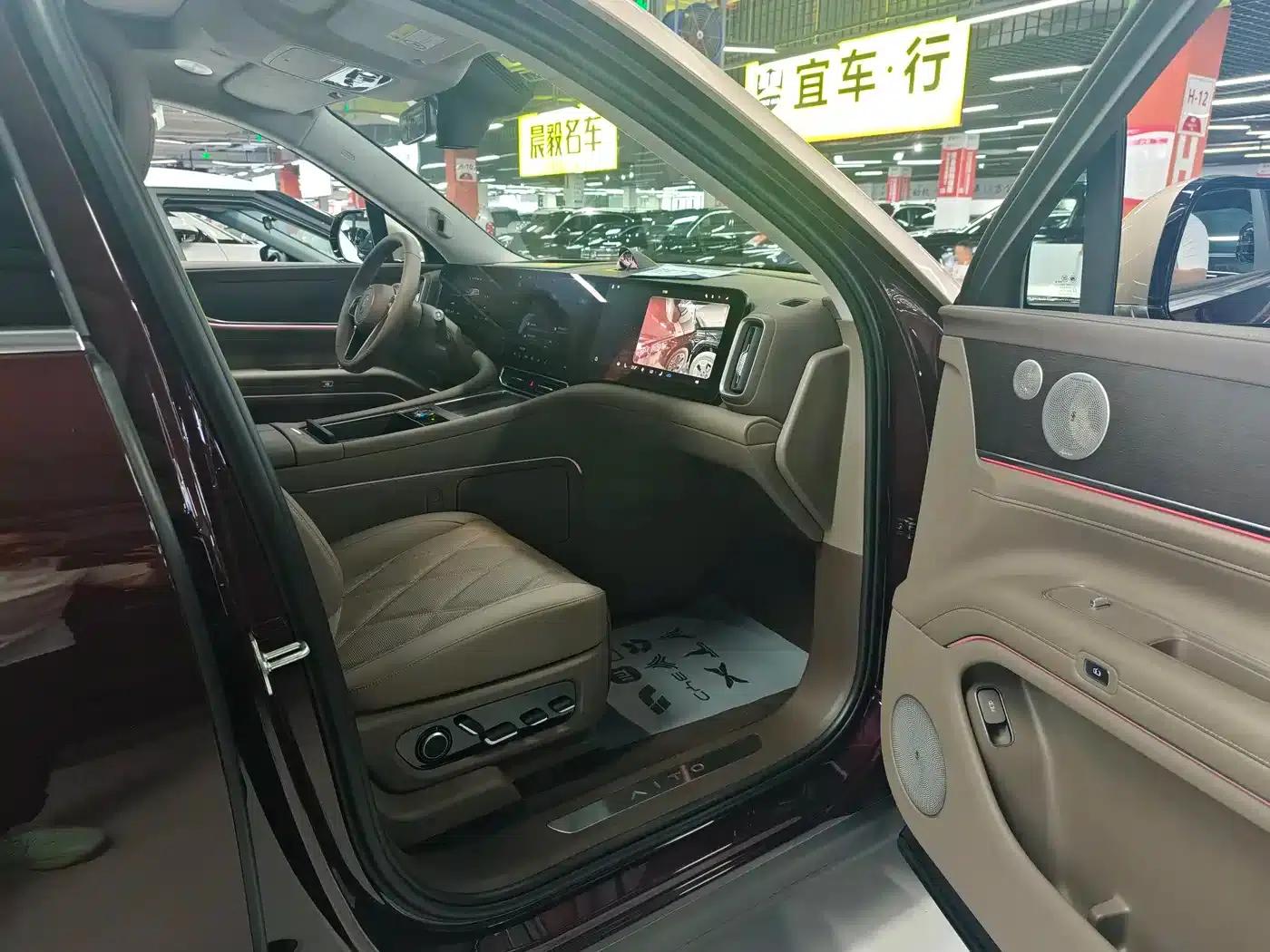 Wenjie M9 2025 Extended Range Max Edition (52kWh, 5-seater, 192-line LiDAR) — миниатюра 10