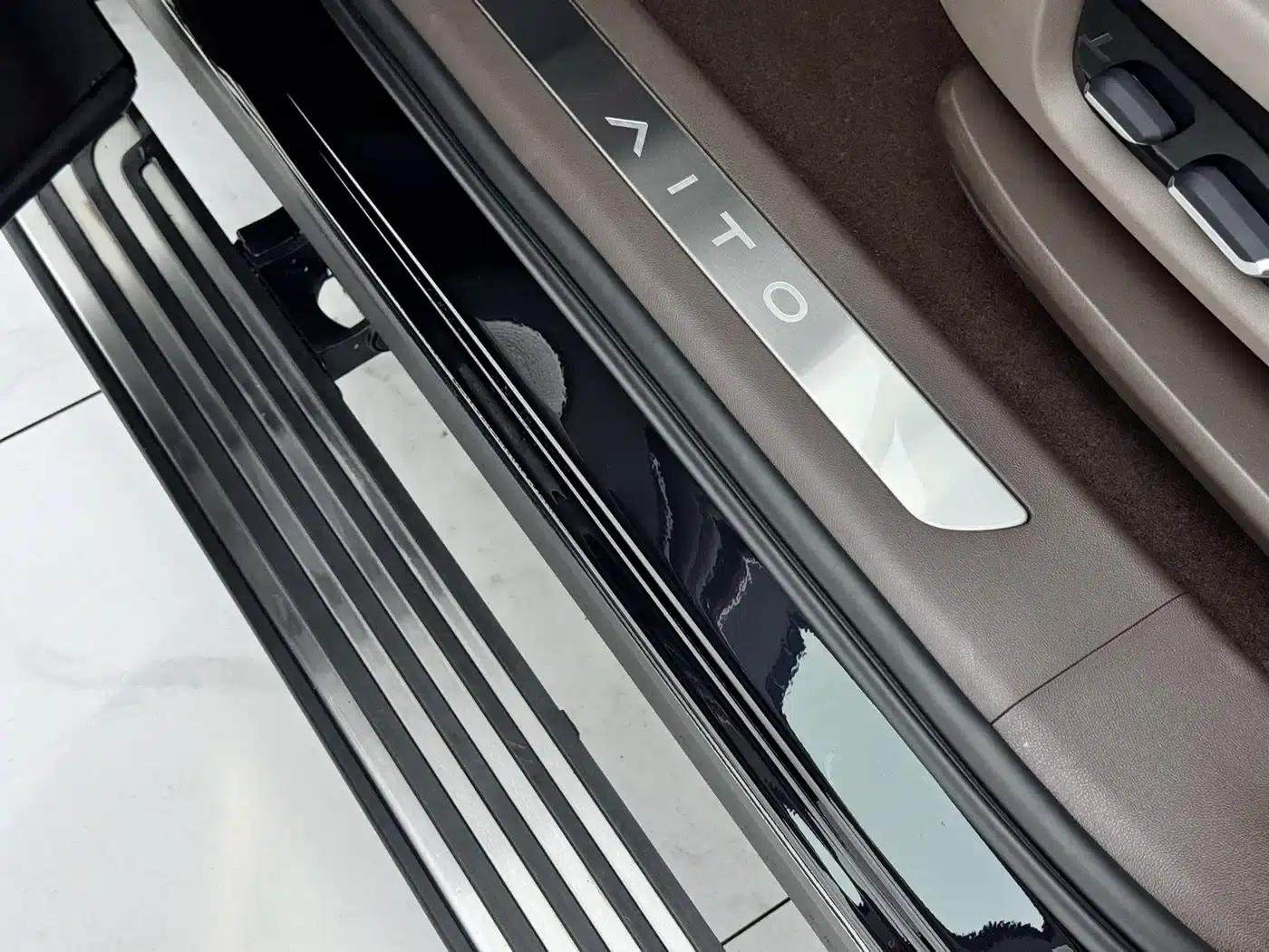 Wenjie M9 2025 Ultra Extended Range Edition 52kWh 6-Seat Version (192-line LiDAR) — миниатюра 26