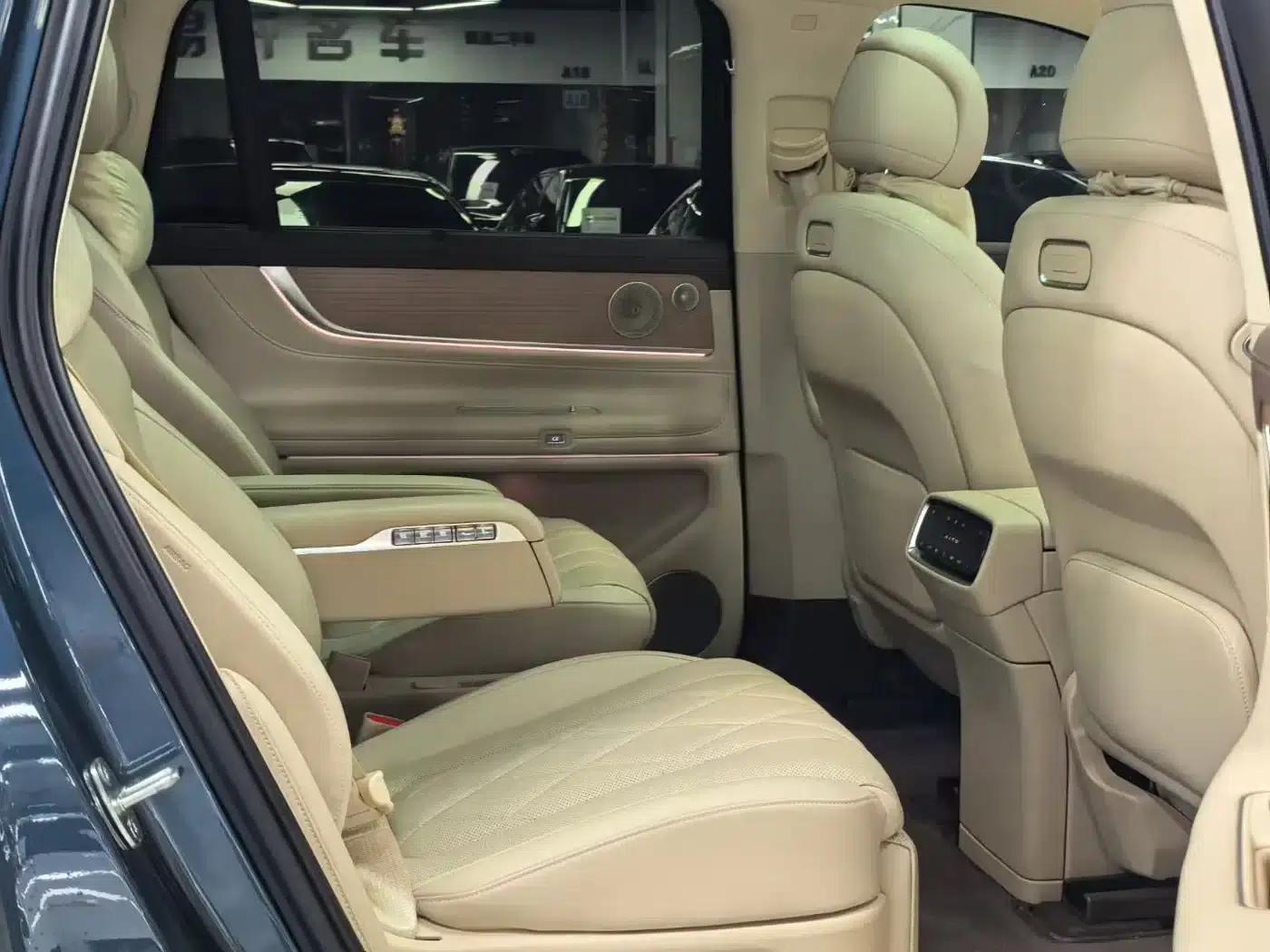 Wenjie M9 2024 Range Extended Ultra Edition 52kWh 6-Seater — миниатюра 7